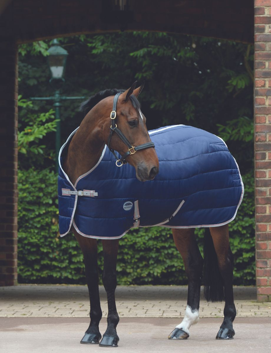 Coperta da scuderia 110g Weatherbeeta ComFiTec 210D Channel Blu navy / argento / rosso Blu marino Coperta da scuderia 110g Weatherbeeta ComFiTec 210D Channel Blu navy / argento / rosso Blu marino