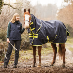 Coperta Bucas Oasis Turnout 200g con copricollo Grigio scuro / lime Coperta Bucas Oasis Turnout 200g con copricollo Grigio scuro / lime