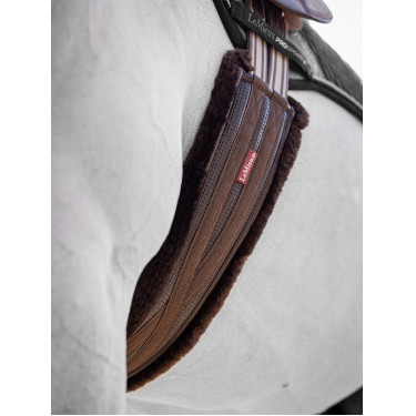 Sottopancia LeMieux anatomico foderato in montone Marrone / marrone Sottopancia LeMieux anatomico foderato in montone Marrone / marrone