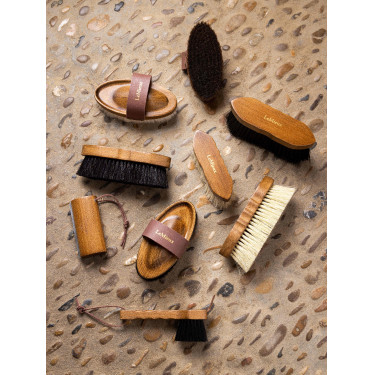 Spazzola per il corpo Artisan LeMieux in lana di pecora Marrone