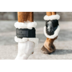 Paratendini posteriori per giovani cavalli in montone vegano Kentucky Nero Paratendini posteriori per giovani cavalli in montone vegano Kentucky Nero