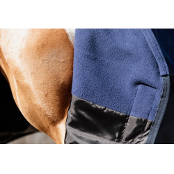 Coperta da esterno All Weather Quick Dry Fleece con copricoda Kentucky Marina Blu marino Coperta da esterno All Weather Quick Dry Fleece con copricoda Kentucky Marina Blu marino