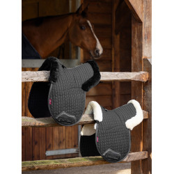 Tappetino hunter LeMieux Merino+ foderato a metà Nero / naturale Tappetino hunter LeMieux Merino+ foderato a metà Nero / naturale