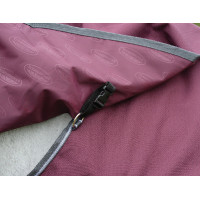 Copricollo 220g Weatherbeeta ComFiTec Plus Dynamic II Bordeaux / grigio / bianco Copricollo 220g Weatherbeeta ComFiTec Plus Dynamic II Bordeaux / grigio / bianco