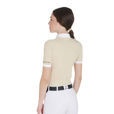Polo aderente in cotone plissé a maniche corte da donna Equestro Polo aderente in cotone plissé a maniche corte da donna Equestro