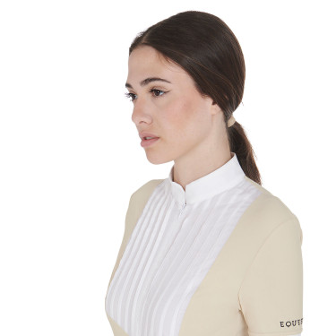 Polo aderente in cotone plissé a maniche corte da donna Equestro Polo aderente in cotone plissé a maniche corte da donna Equestro