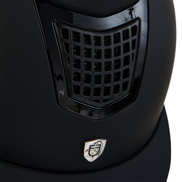 Casco ultraleggero con telaio lucido Eclipse Equestro Casco ultraleggero con telaio lucido Eclipse Equestro