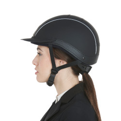 Casco Phantom con logo frontale e inserti in pelle Equestro Casco Phantom con logo frontale e inserti in pelle Equestro