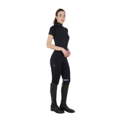 Strato base aderente a maniche corte da donna in tessuto tecnico Equestro Nero / lilla Strato base aderente a maniche corte da donna in tessuto tecnico Equestro Nero / lilla