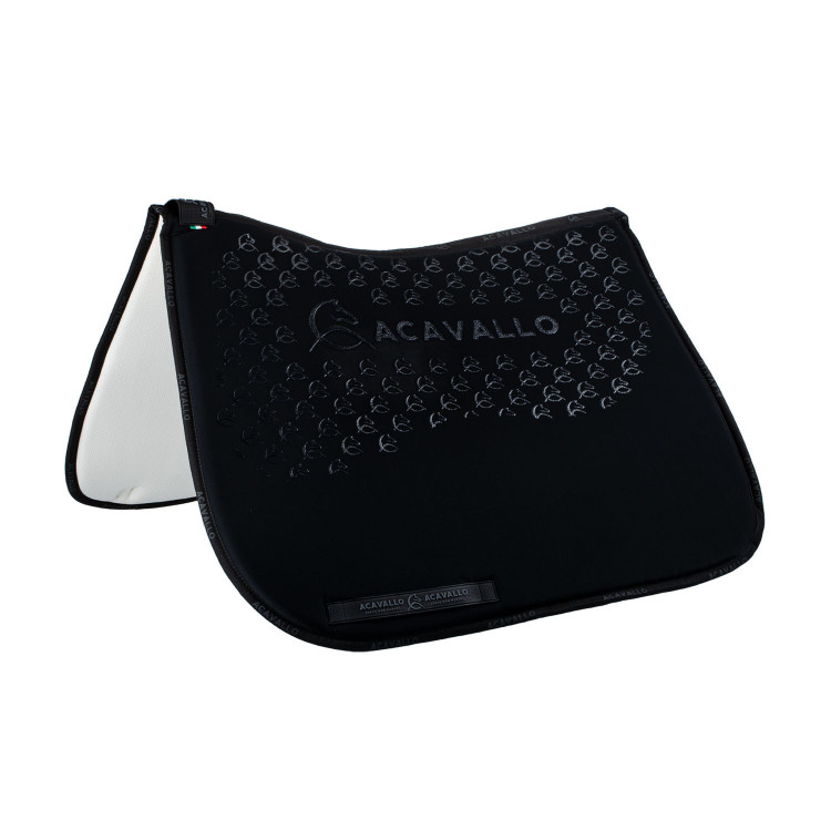 Sottosella da dressage in lycra con grip in gel e parte inferiore in fibra di bambù Acavallo Sottosella da dressage in lycra con grip in gel e parte inferiore in fibra di bambù Acavallo