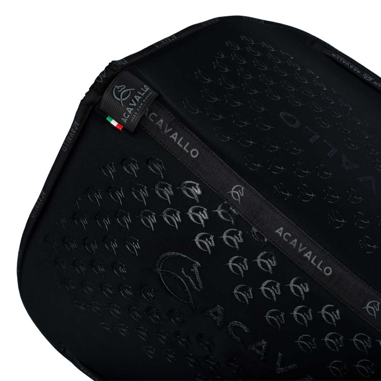 Sottosella da dressage in lycra con grip in gel e parte inferiore in fibra di bambù Acavallo Sottosella da dressage in lycra con grip in gel e parte inferiore in fibra di bambù Acavallo