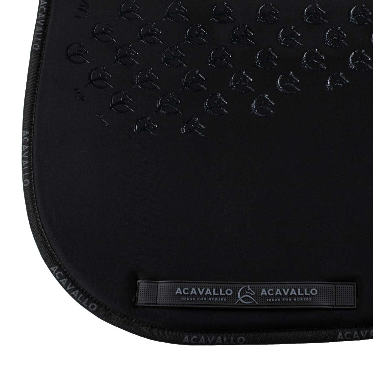 Sottosella da dressage in lycra con grip in gel e parte inferiore in fibra di bambù Acavallo Sottosella da dressage in lycra con grip in gel e parte inferiore in fibra di bambù Acavallo