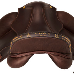 Sella da dressage Perugino con piccoli appoggi Acavallo Marrone scuro Sella da dressage Perugino con piccoli appoggi Acavallo Marrone scuro