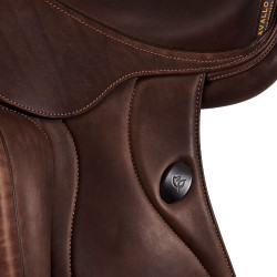 Sella da dressage Mantegna con lunghi appoggi Acavallo Marrone scuro Sella da dressage Mantegna con lunghi appoggi Acavallo Marrone scuro