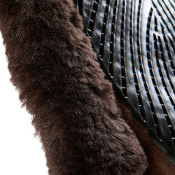 Sottosella Numnah con grip in gel su entrambi i lati e bordo in montone completo Acavallo Marrone / marrone