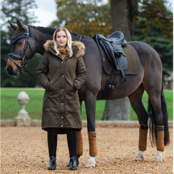 Tappetino LeMieux Suede Dressage Square Alpina Marrone Tappetino LeMieux Suede Dressage Square Alpina Marrone