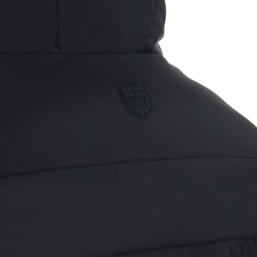 Piumino da uomo in tessuto stretch con stemma in silicone Equestro Piumino da uomo in tessuto stretch con stemma in silicone Equestro