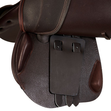 Sella da salto Roma con arcione in legno in cuoio martellato Acavallo Marrone scuro Sella da salto Roma con arcione in legno in cuoio martellato Acavallo Marrone scuro