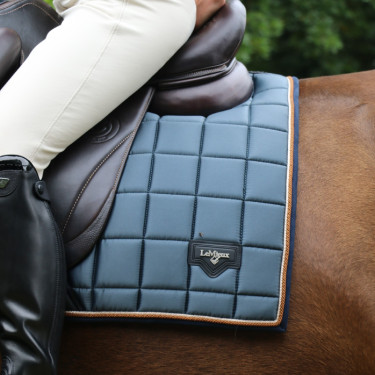 Sottosella LeMieux Loire Classic Dressage Square Petrolio Blu Sottosella LeMieux Loire Classic Dressage Square Petrolio Blu