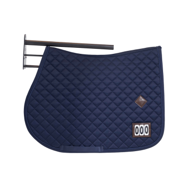Porta sella in metallo con supporto per sottosella Grooming Deluxe by Kentucky Porta sella in metallo con supporto per sottosella Grooming Deluxe by Kentucky
