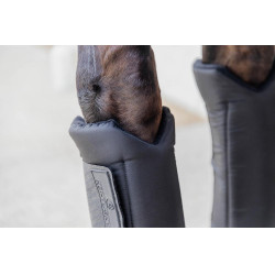 Stivali da scuderia Kentucky PROtect Classic Anteriore Nero Stivali da scuderia Kentucky PROtect Classic Anteriore Nero