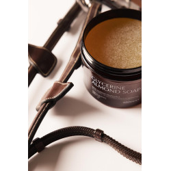Sapone alla Glicerina alla Mandorla Grooming Deluxe Sapone alla Glicerina alla Mandorla Grooming Deluxe