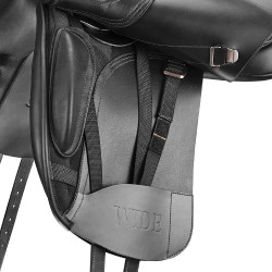 Sella da dressage Bates Wide in cuoio Heritage Nero Sella da dressage Bates Wide in cuoio Heritage Nero