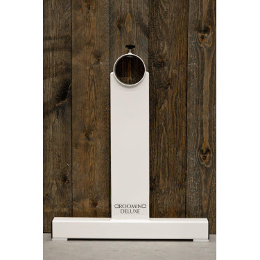 Cavalletti chandeliers in T Grooming Deluxe by Kentucky Cavalletti chandeliers in T Grooming Deluxe by Kentucky