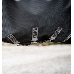 Coperta Horseware Rambo Supreme 1000D Turnout 50g Nero / temporale / grigio argento Coperta Horseware Rambo Supreme 1000D Turnout 50g Nero / temporale / grigio argento