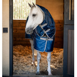 Coperta da scuderia Horseware Amigo Ripstop Insulator Plus 200g Marine / grigio titanio Blu marino Coperta da scuderia Horseware Amigo Ripstop Insulator Plus 200g Marine / grigio titanio Blu marino