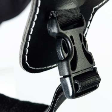 Casco Finn-Tack Elite in fibra di carbonio Nero