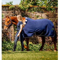 Coperta in pile Horseware Newmarket Cosy Fleece Cooler Marine witney Blu marino Coperta in pile Horseware Newmarket Cosy Fleece Cooler Marine witney Blu marino