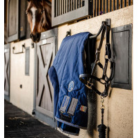 Coperta da scuderia Horseware Rhino 350g VL Nero / grigio titanio / blu classico Coperta da scuderia Horseware Rhino 350g VL Nero / grigio titanio / blu classico