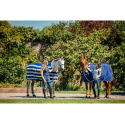 Coperta in pile Horseware Newmarket Cosy Fleece Cooler Marine witney Blu marino Coperta in pile Horseware Newmarket Cosy Fleece Cooler Marine witney Blu marino