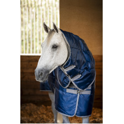 Coperta da scuderia Horseware Amigo Ripstop Insulator Plus Pony 200g Marine / grigio titanio Blu marino Coperta da scuderia Horseware Amigo Ripstop Insulator Plus Pony 200g Marine / grigio titanio Blu marino