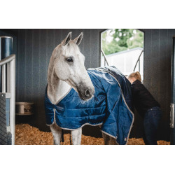 Coperta da scuderia Horseware Ionic Therapy 50g Bleu imperial / argent /Marine Blu Coperta da scuderia Horseware Ionic Therapy 50g Bleu imperial / argent /Marine Blu