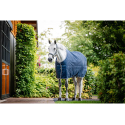 Coperta da scuderia Horseware Ionic Therapy 50g Bleu imperial / argent /Marine Blu Coperta da scuderia Horseware Ionic Therapy 50g Bleu imperial / argent /Marine Blu