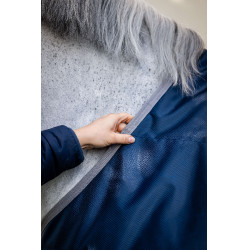 Coperta da scuderia Horseware Ionic Therapy 50g Bleu imperial / argent /Marine Blu Coperta da scuderia Horseware Ionic Therapy 50g Bleu imperial / argent /Marine Blu