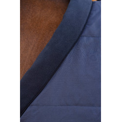 Coperta da scuderia Horseware Rhino 100g Nero / grigio titanio / blu classico Coperta da scuderia Horseware Rhino 100g Nero / grigio titanio / blu classico