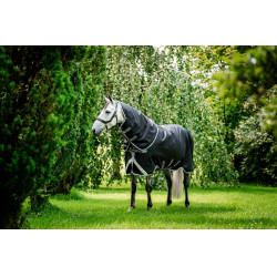 Coperta da Esterno Amigo® Bravo 12 Plus (Leggera 100g) Nero / grigio titanio / argento Coperta da Esterno Amigo® Bravo 12 Plus (Leggera 100g) Nero / grigio titanio / argento