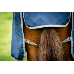Coperta Horseware Amigo Ripstop 900D Turnout 100g Marine / grigio titanio Blu marino Coperta Horseware Amigo Ripstop 900D Turnout 100g Marine / grigio titanio Blu marino