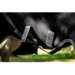 Coperta Horseware Rambo 1680D Turnout 450g VL Nero / temporale / grigio argento Coperta Horseware Rambo 1680D Turnout 450g VL Nero / temporale / grigio argento