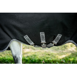 Coperta Horseware Rambo 1680D Turnout 450g VL Nero / temporale / grigio argento Coperta Horseware Rambo 1680D Turnout 450g VL Nero / temporale / grigio argento