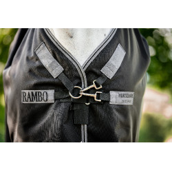 Coperta Horseware Rambo 1680D Turnout 450g VL Nero / temporale / grigio argento Coperta Horseware Rambo 1680D Turnout 450g VL Nero / temporale / grigio argento