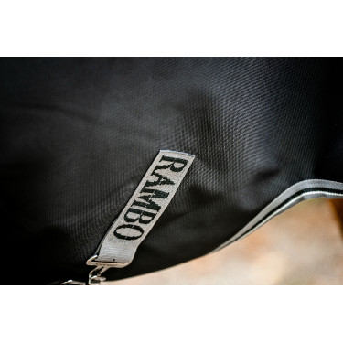 Coperta Horseware Rambo 1680D Turnout 450g VL Nero / temporale / grigio argento Coperta Horseware Rambo 1680D Turnout 450g VL Nero / temporale / grigio argento