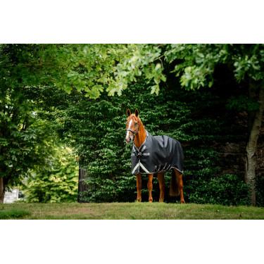 Coperta Horseware Rambo 1680D Turnout 450g VL Nero / temporale / grigio argento Coperta Horseware Rambo 1680D Turnout 450g VL Nero / temporale / grigio argento
