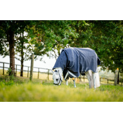 Coperta Horseware Rambo 1680D Turnout Plus 100g Marino / temporale / grigio argento Blu marino Coperta Horseware Rambo 1680D Turnout Plus 100g Marino / temporale / grigio argento Blu marino