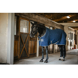 Coperta asciugante Horseware Rambo Techni Waffle Cooler Marino / temporale / grigio argento Blu marino Coperta asciugante Horseware Rambo Techni Waffle Cooler Marino / temporale / grigio argento Blu marino