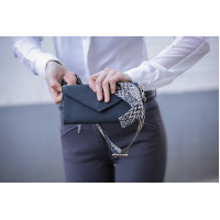 Phone Pocket Pénélope in pelle traforata nera Nero