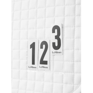 Tappetino LeMieux competition close contact square - cotone Bianco con numeri Tappetino LeMieux competition close contact square - cotone Bianco con numeri